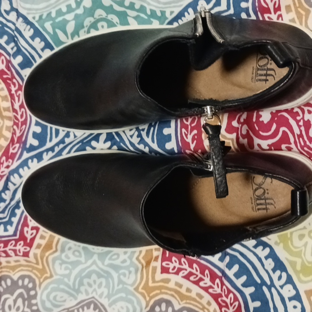 Sofft brand waterproof leather sneaker booties